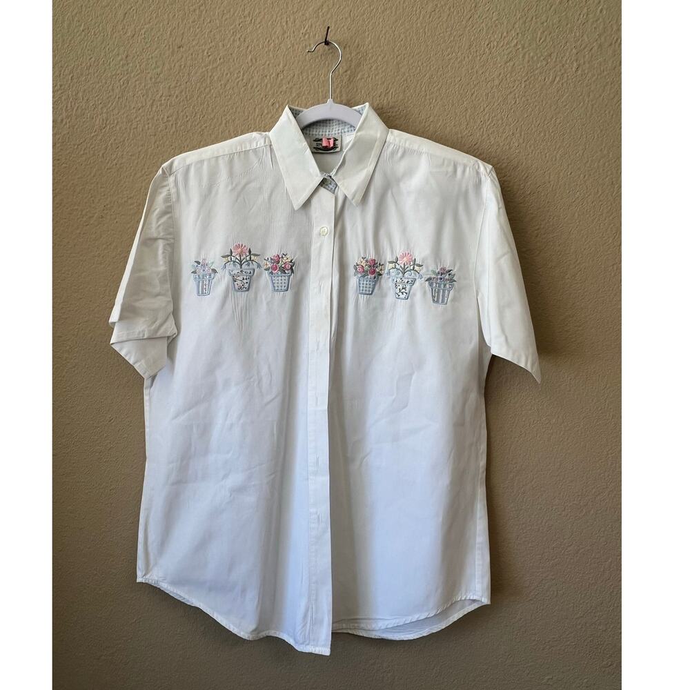 Vintage 80s floral embroidered button down size M/L